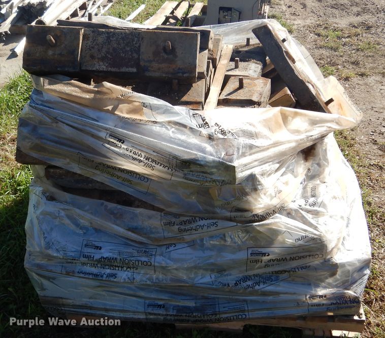 image for item DL6336 24" W rubber track pads