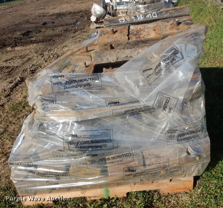 image for item DL6336 24" W rubber track pads