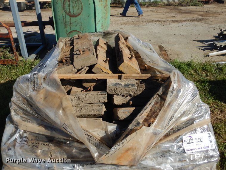 image for item DL6336 24" W rubber track pads