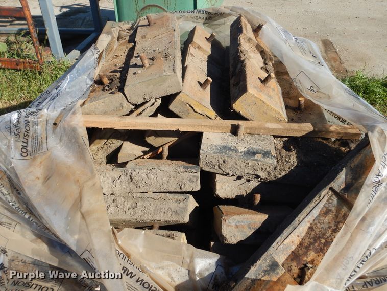 image for item DL6336 24" W rubber track pads