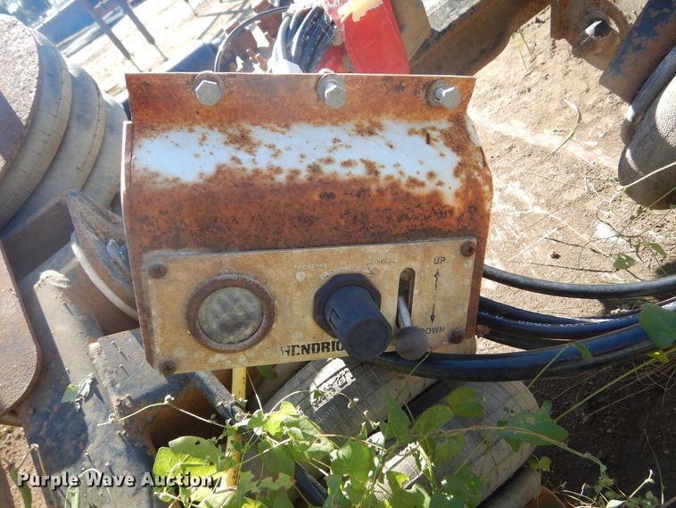 image for item DL6339 Hendrickson  steerable tag axle