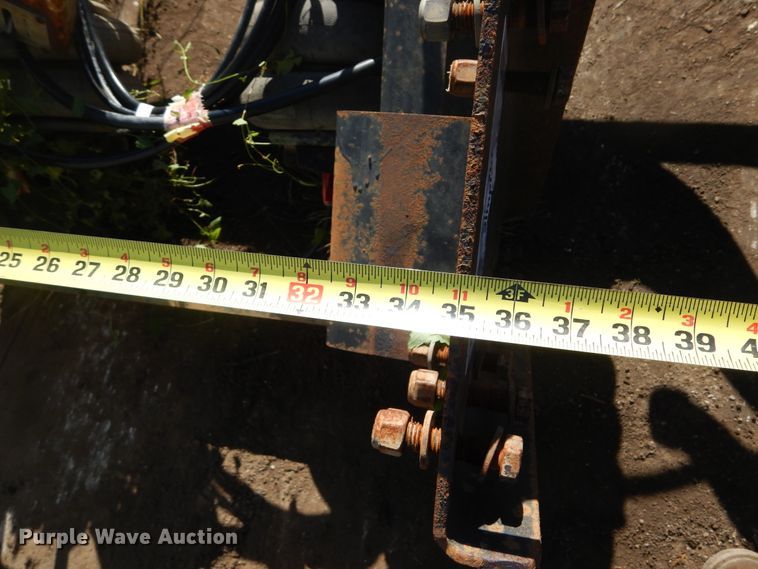 image for item DL6339 Hendrickson  steerable tag axle