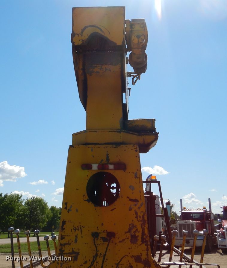 image for item DL6345 1987 Volvo White WX64T  crane truck