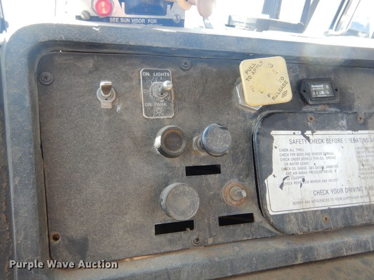 image for item DL6345 1987 Volvo White WX64T  crane truck