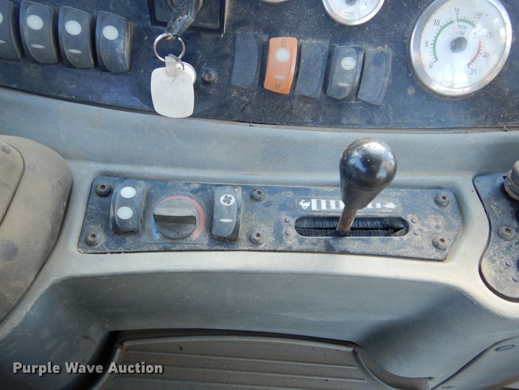 image for item DL6350 2002 Caterpillar 420D  backhoe