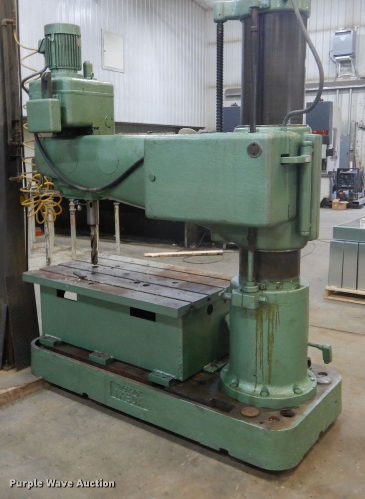 image for item DL6369 1974 Ikeda RM1300  radial drilling machine