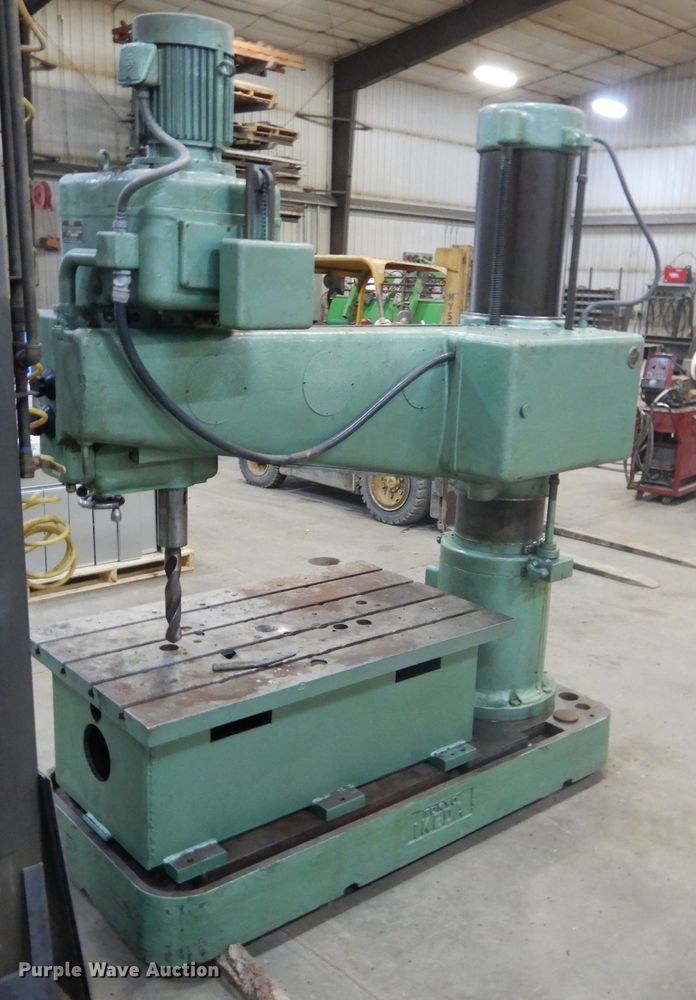 image for item DL6369 1974 Ikeda RM1300  radial drilling machine