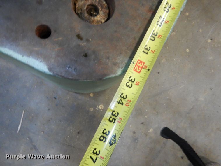 image for item DL6369 1974 Ikeda RM1300  radial drilling machine