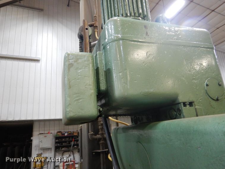 image for item DL6369 1974 Ikeda RM1300  radial drilling machine