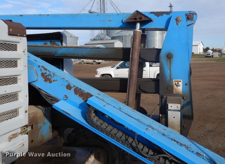 image for item DL6370 1993 Genie 7-45/22  boom lift