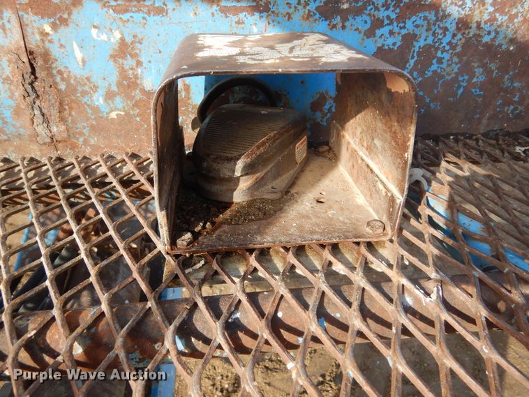 image for item DL6370 1993 Genie 7-45/22  boom lift