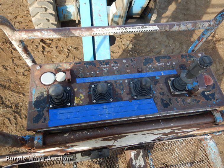 image for item DL6370 1993 Genie 7-45/22  boom lift