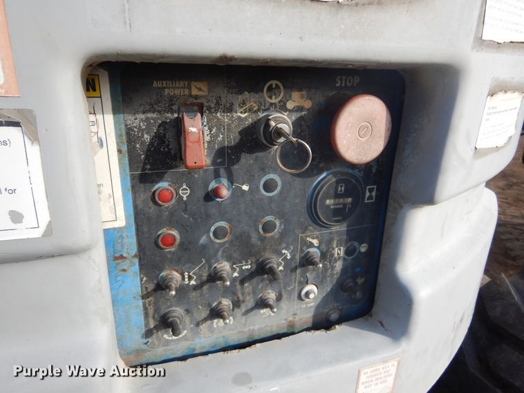 image for item DL6370 1993 Genie 7-45/22  boom lift