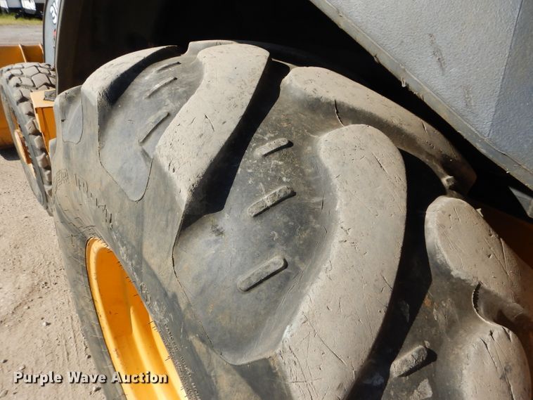 image for item DM0625 2014 John Deere 310SK  backhoe