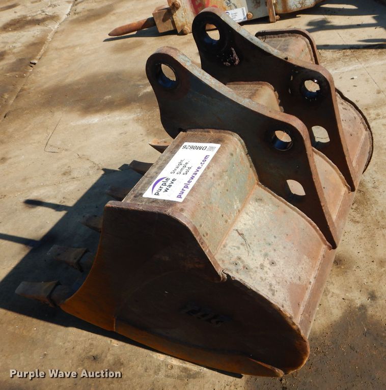 image for item DM0626 Tag 36"W bucket