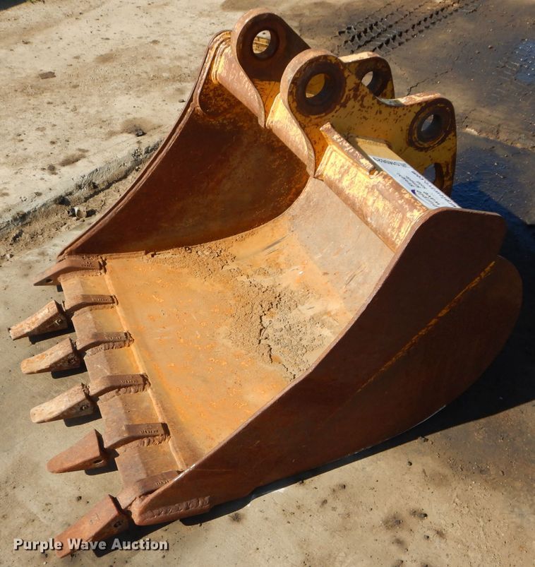 image for item DM0629 John Deere 36"W backhoe bucket