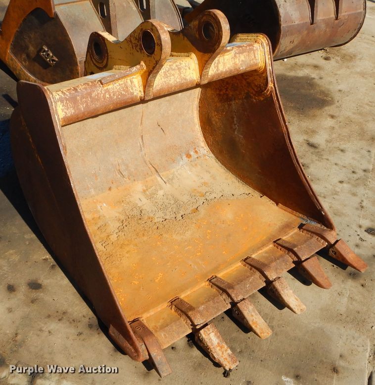 image for item DM0629 John Deere 36"W backhoe bucket