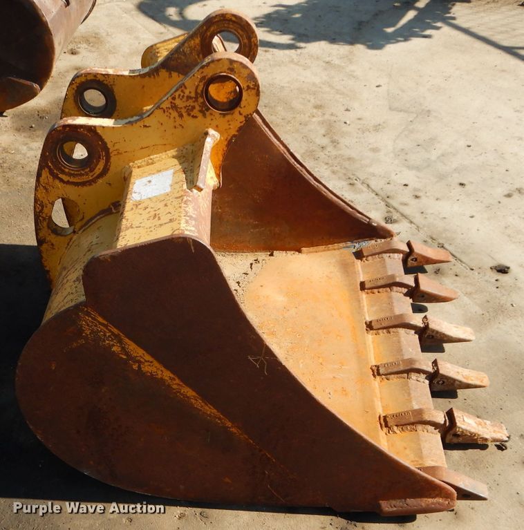 image for item DM0629 John Deere 36"W backhoe bucket