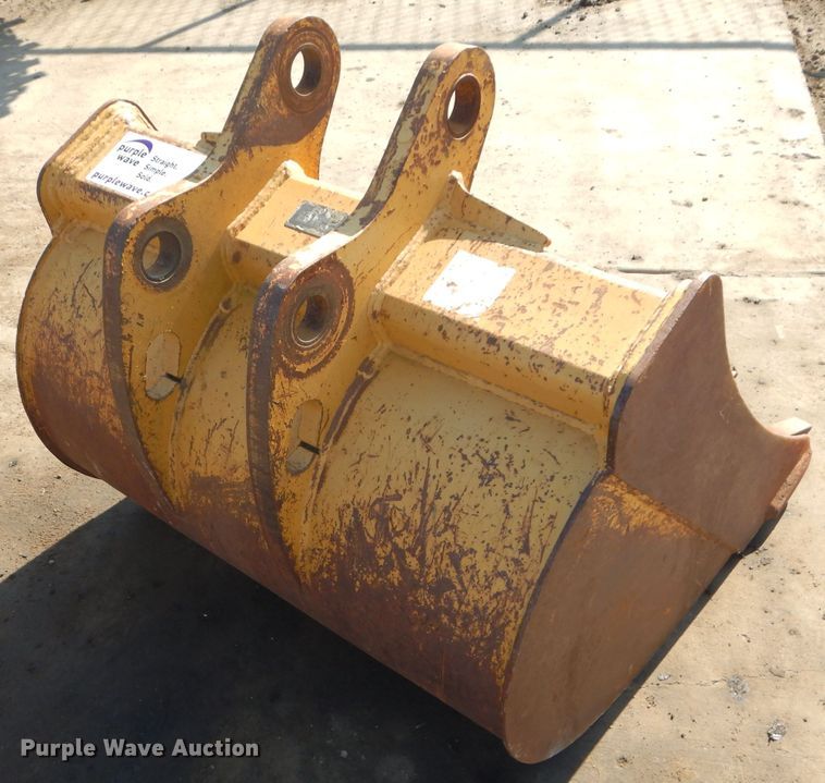 image for item DM0629 John Deere 36"W backhoe bucket