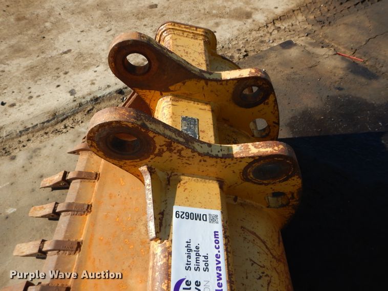 image for item DM0629 John Deere 36"W backhoe bucket