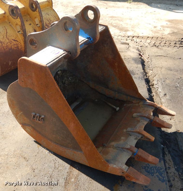 image for item DM0630 Tag 30"W backhoe bucket