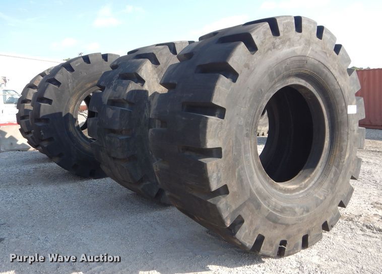 image for item DM4378 (4) Radar 45/65-45 dozer tires