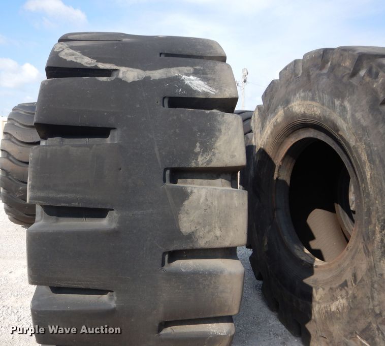 image for item DM4378 (4) Radar 45/65-45 dozer tires