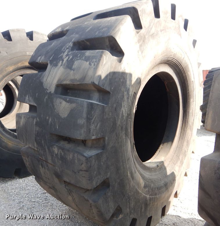 image for item DM4378 (4) Radar 45/65-45 dozer tires