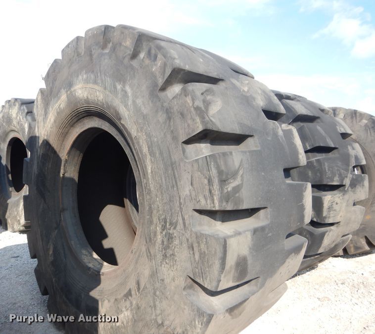 image for item DM4378 (4) Radar 45/65-45 dozer tires