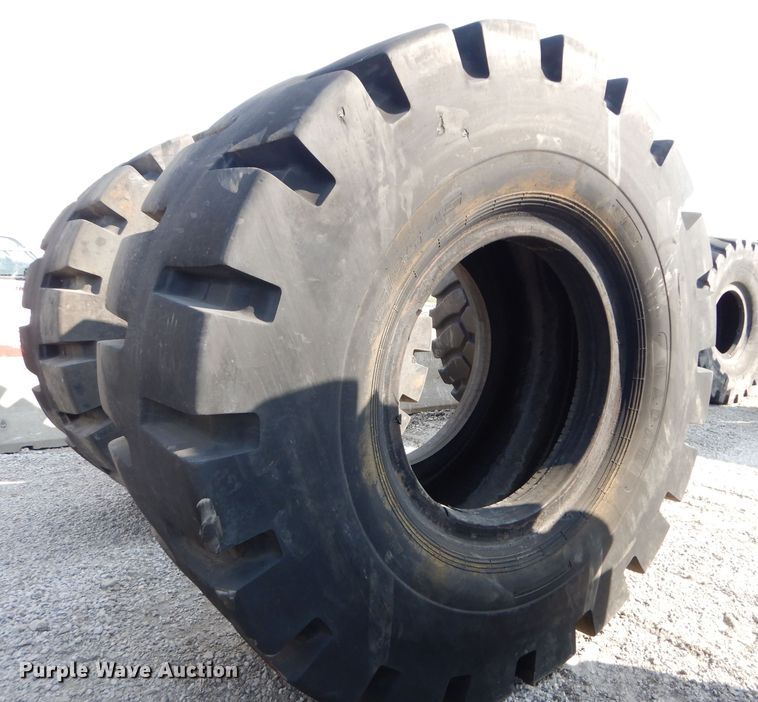 image for item DM4378 (4) Radar 45/65-45 dozer tires