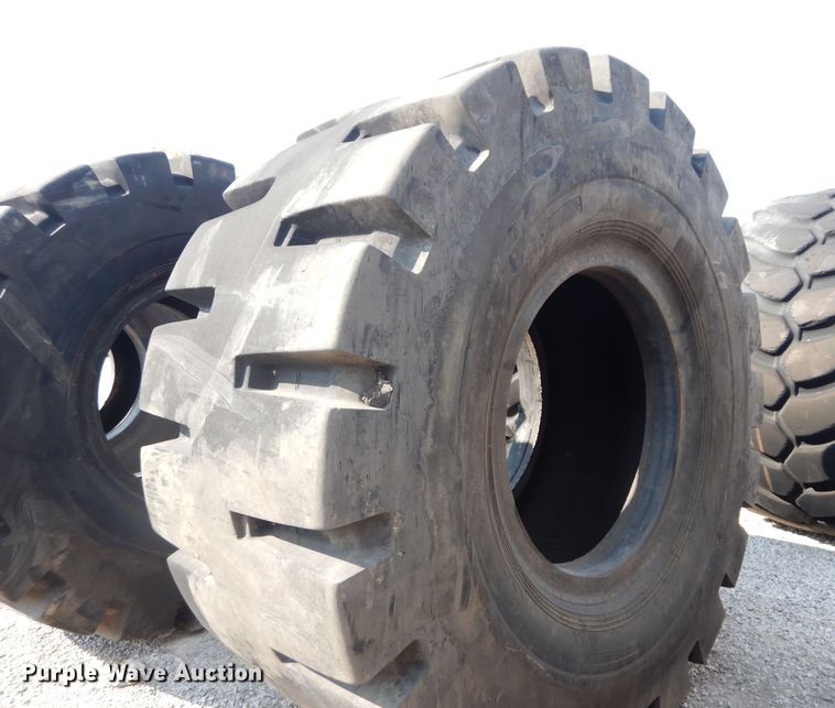 image for item DM4378 (4) Radar 45/65-45 dozer tires