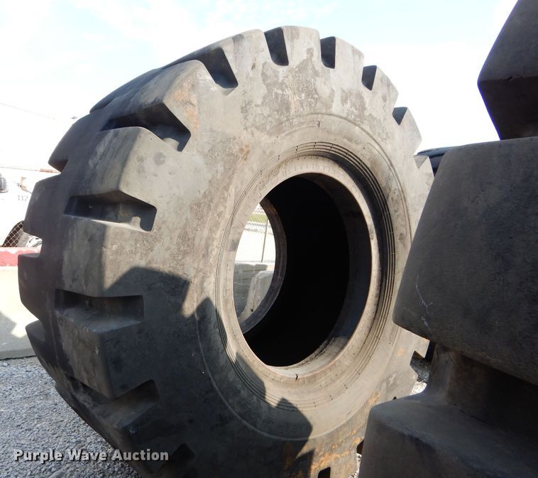 image for item DM4378 (4) Radar 45/65-45 dozer tires