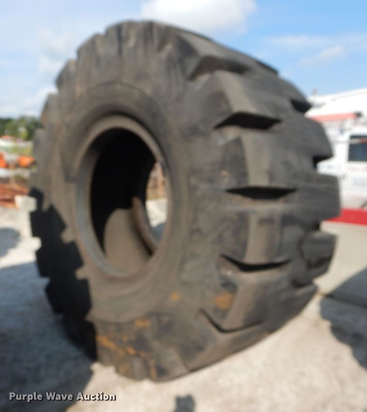 image for item DM4378 (4) Radar 45/65-45 dozer tires