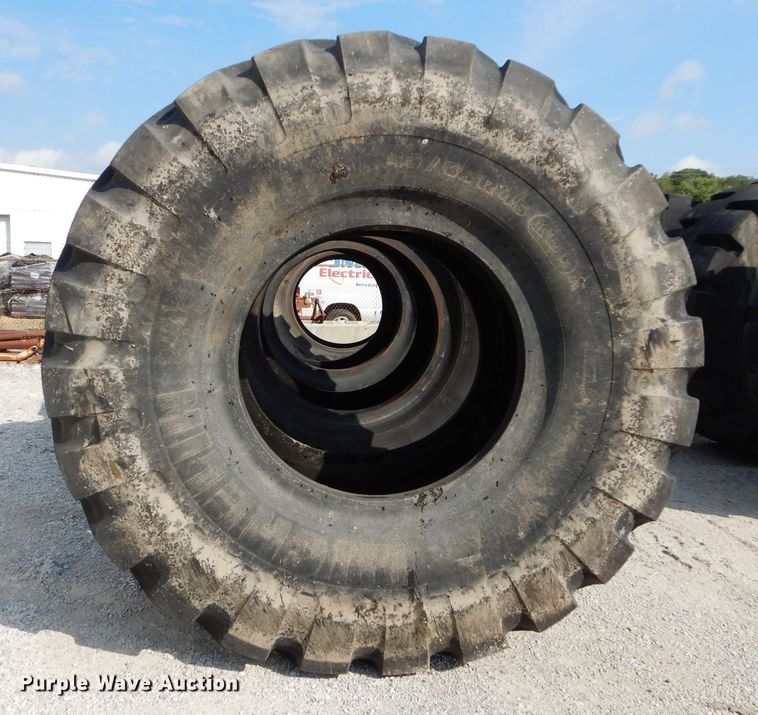 image for item DM4379 (4) Michelin 45/65R45 dozer tires