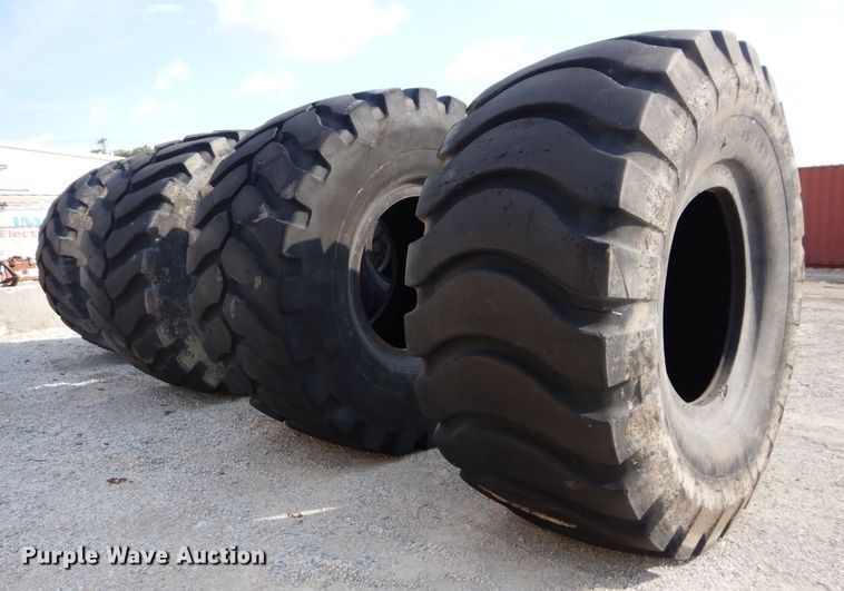 image for item DM4379 (4) Michelin 45/65R45 dozer tires