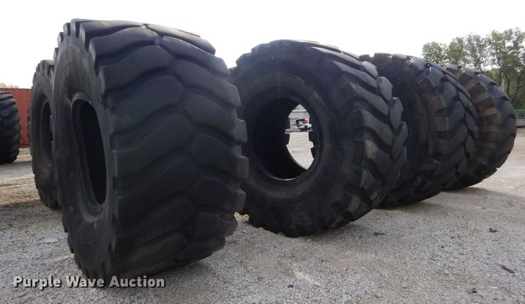 image for item DM4379 (4) Michelin 45/65R45 dozer tires