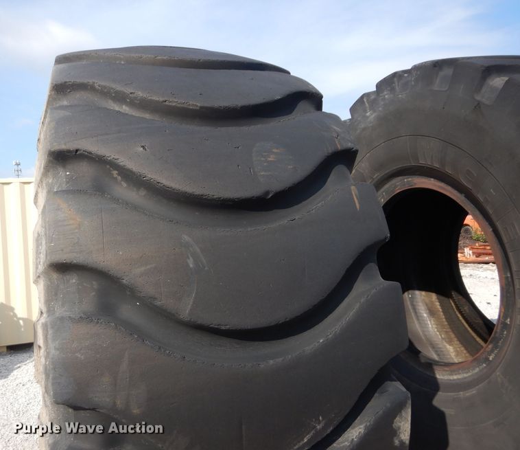 image for item DM4379 (4) Michelin 45/65R45 dozer tires