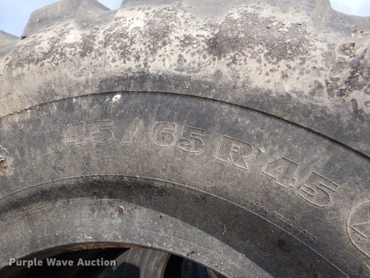 image for item DM4379 (4) Michelin 45/65R45 dozer tires