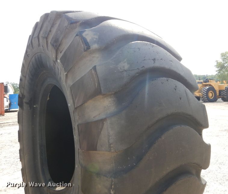 image for item DM4379 (4) Michelin 45/65R45 dozer tires