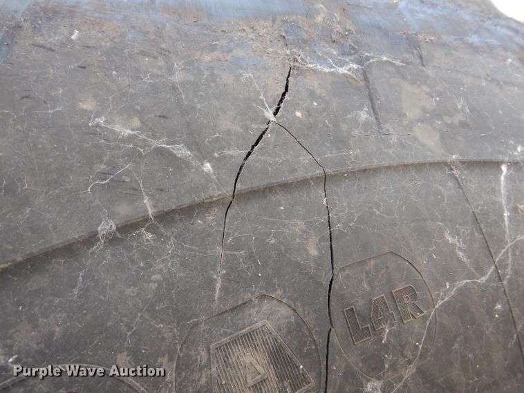 image for item DM4379 (4) Michelin 45/65R45 dozer tires