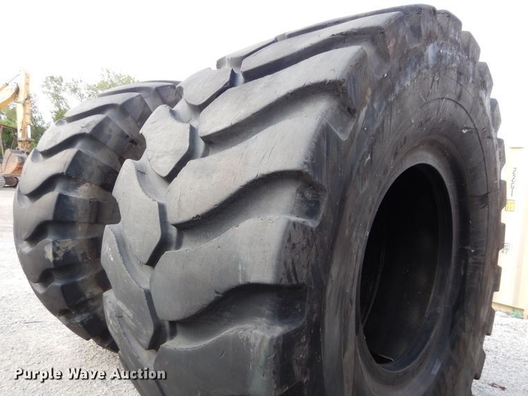 image for item DM4379 (4) Michelin 45/65R45 dozer tires