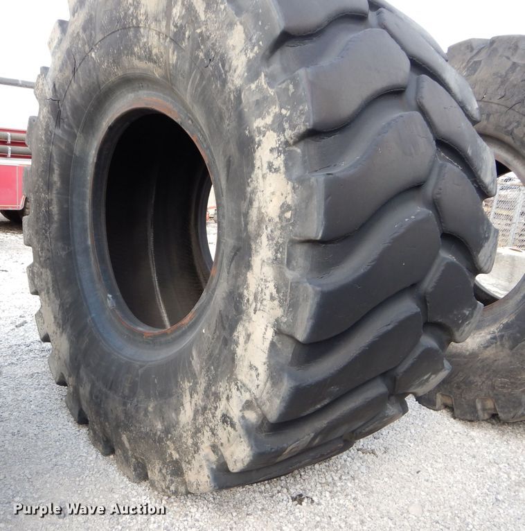 image for item DM4379 (4) Michelin 45/65R45 dozer tires