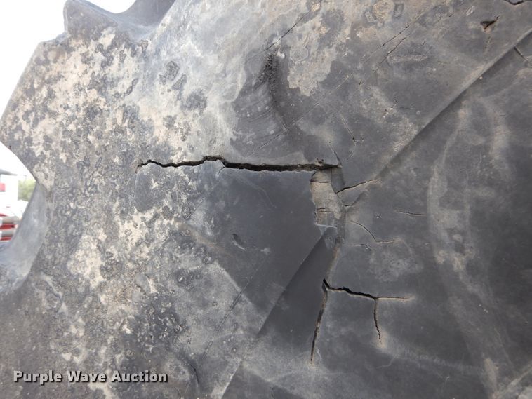 image for item DM4379 (4) Michelin 45/65R45 dozer tires