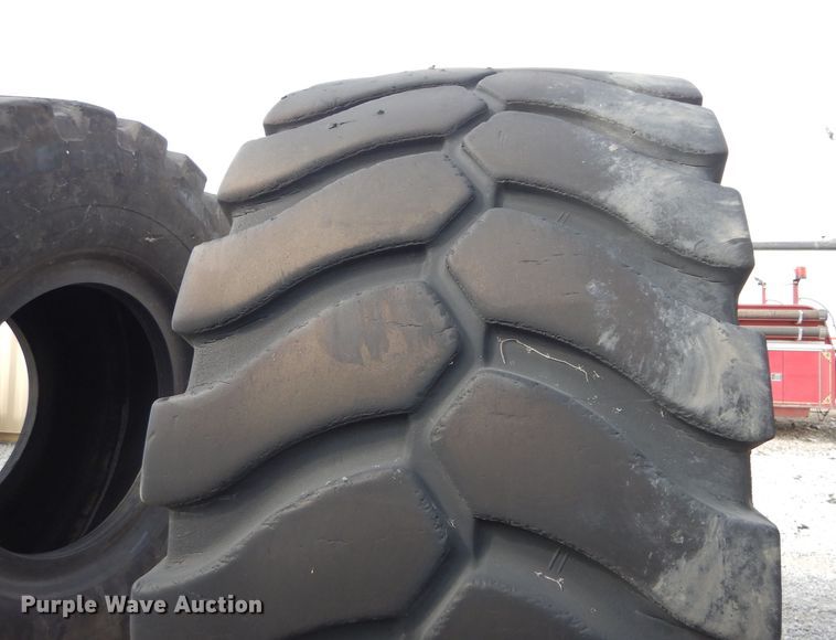 image for item DM4379 (4) Michelin 45/65R45 dozer tires