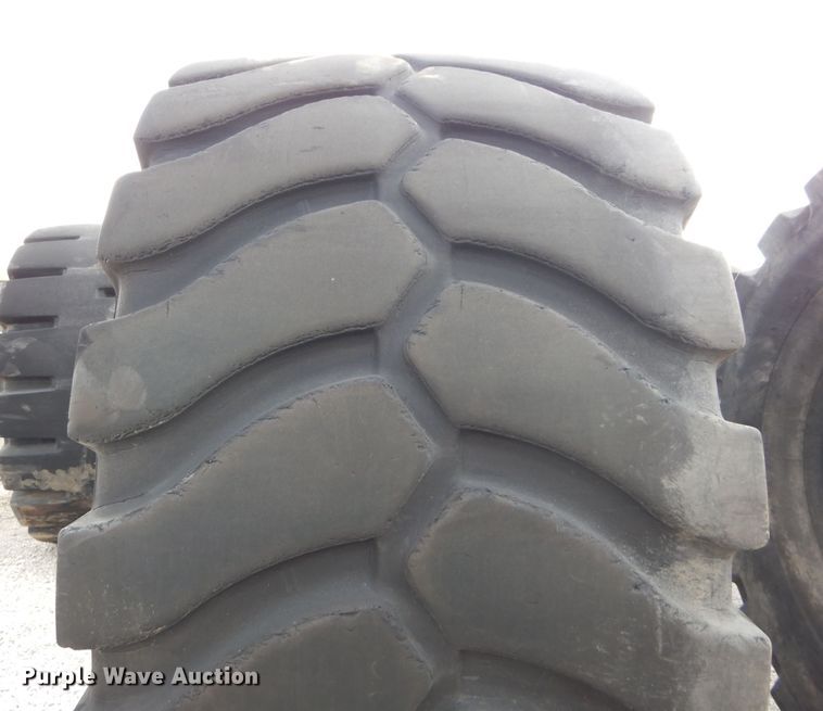 image for item DM4379 (4) Michelin 45/65R45 dozer tires
