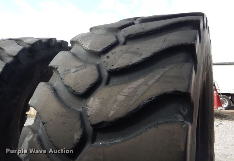 image for item DM4379 (4) Michelin 45/65R45 dozer tires