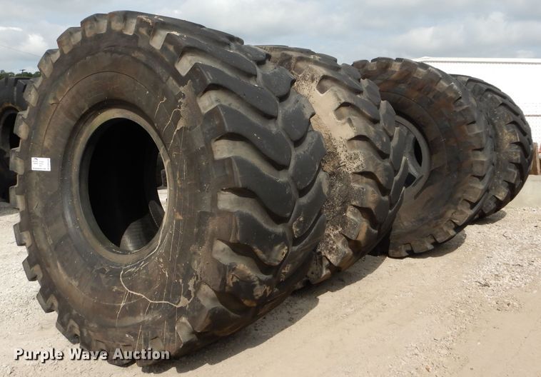 image for item DM4380 (4) Michelin 45/65R39 dozer tires