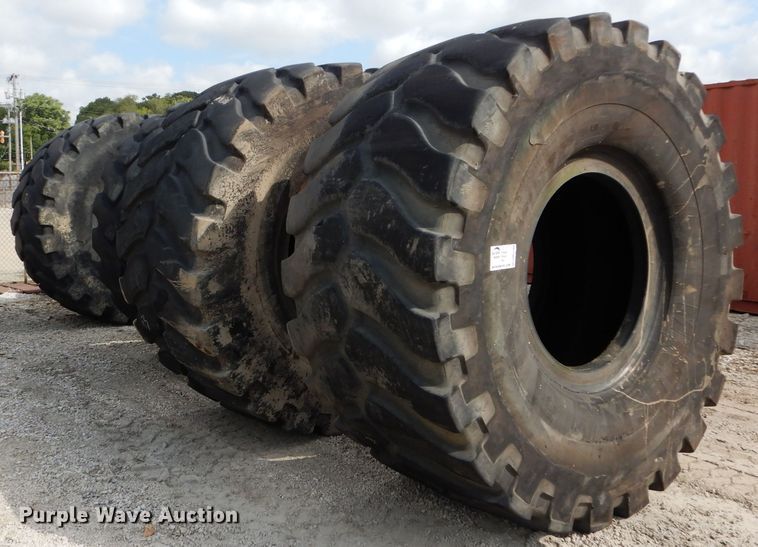 image for item DM4380 (4) Michelin 45/65R39 dozer tires