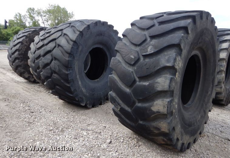 image for item DM4380 (4) Michelin 45/65R39 dozer tires