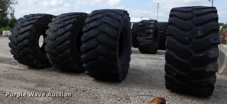 image for item DM4380 (4) Michelin 45/65R39 dozer tires